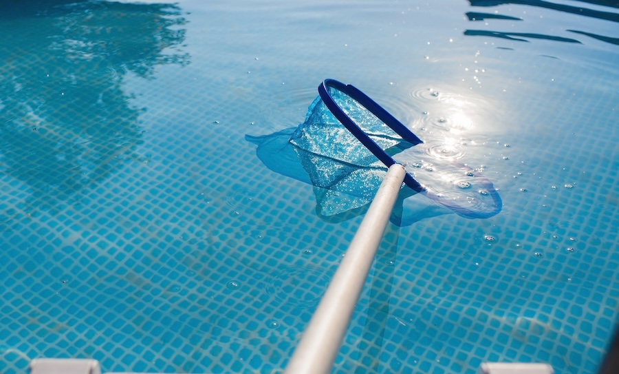 Pool cleaner during operation.