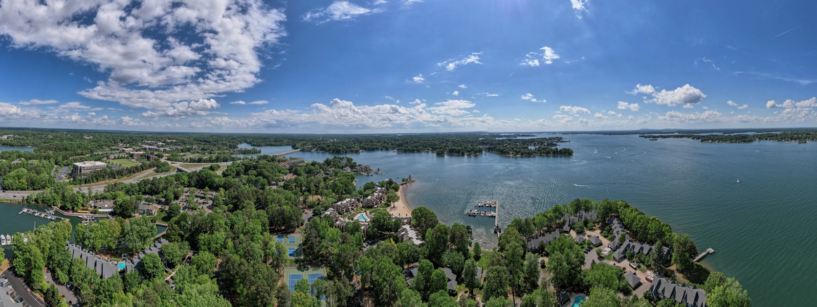 lake-shore-communities-surround-beautiful-lake-norman-in-north-carolina
