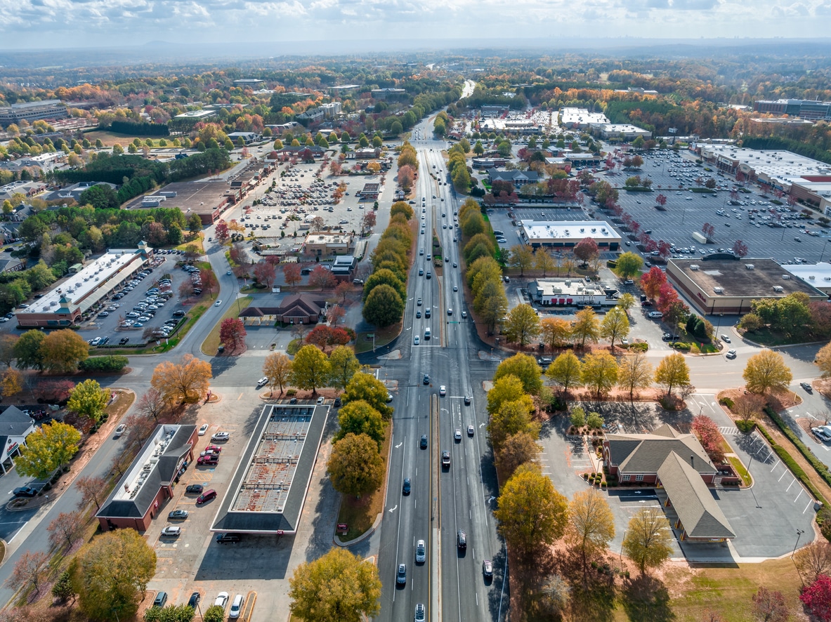 aerial-view-atlanta-suburbs-next-to-peachtree-parkway-during-the-fall